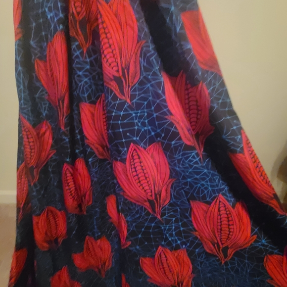 Black Print Maxi Infinity Dress with Split - Picture 2 of 4